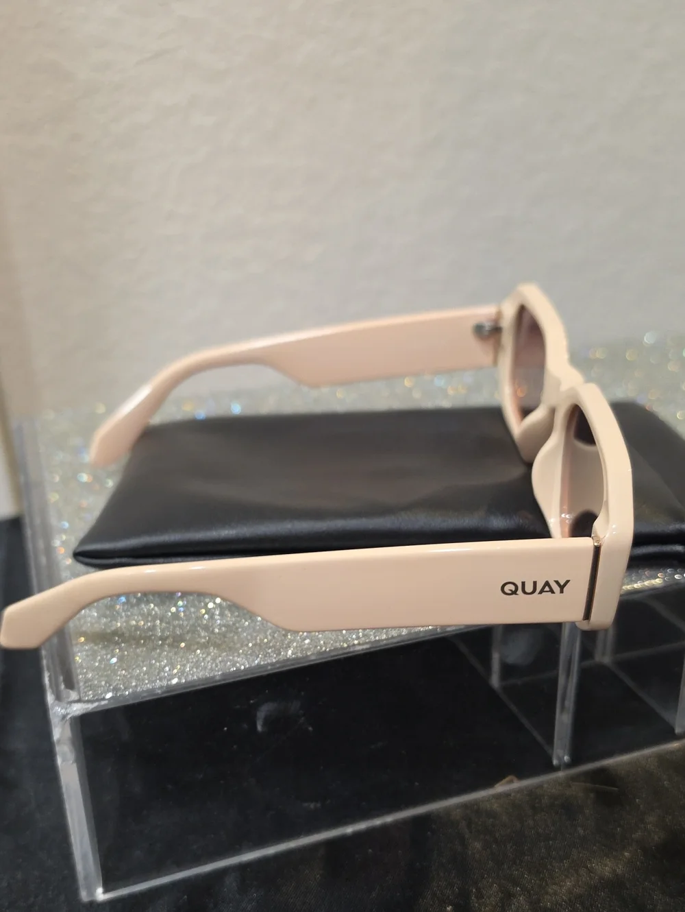 Quay Australia Hyped Up Square Sunglasses- Pink